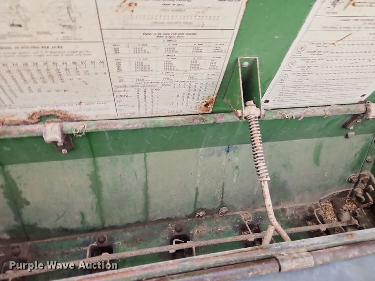 image for item EI8682 John Deere grain drill