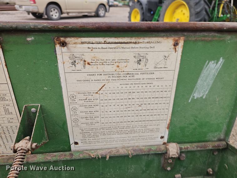 image for item EI8682 John Deere grain drill