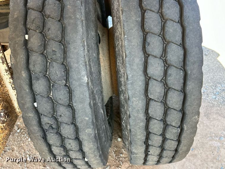 image for item EJ5143 2012 CPS LB40 bottom dump trailer