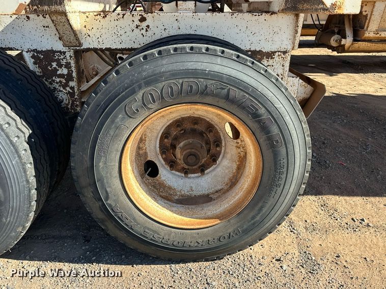 image for item EJ5143 2012 CPS LB40 bottom dump trailer