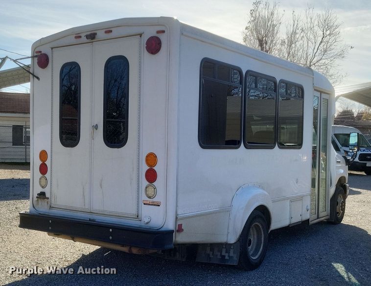 image for item EJ8145 2016 Goshen E350 Super Duty  shuttle bus