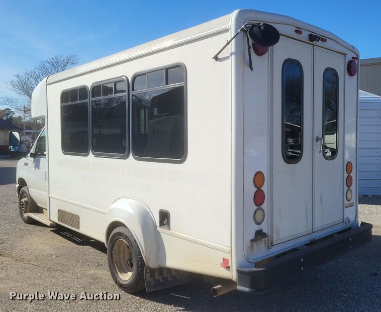 image for item EJ8145 2016 Goshen E350 Super Duty  shuttle bus