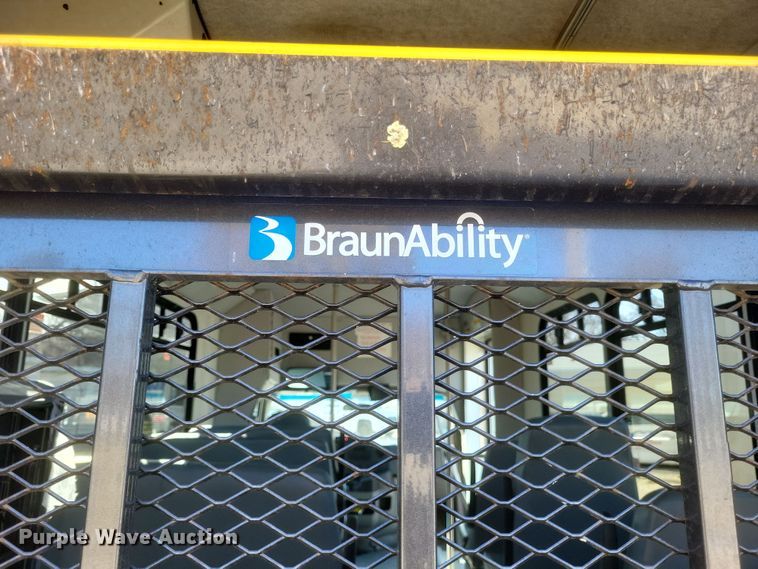 image for item EJ8145 2016 Goshen E350 Super Duty  shuttle bus