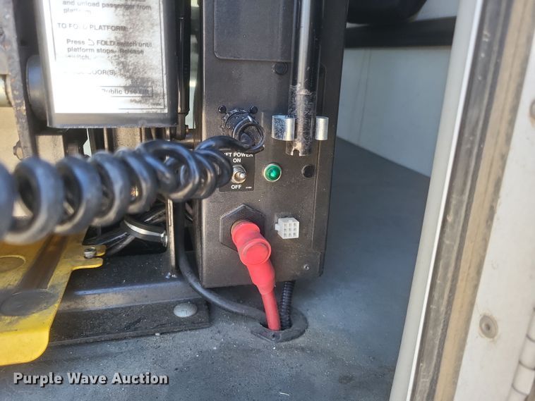 image for item EJ8145 2016 Goshen E350 Super Duty  shuttle bus