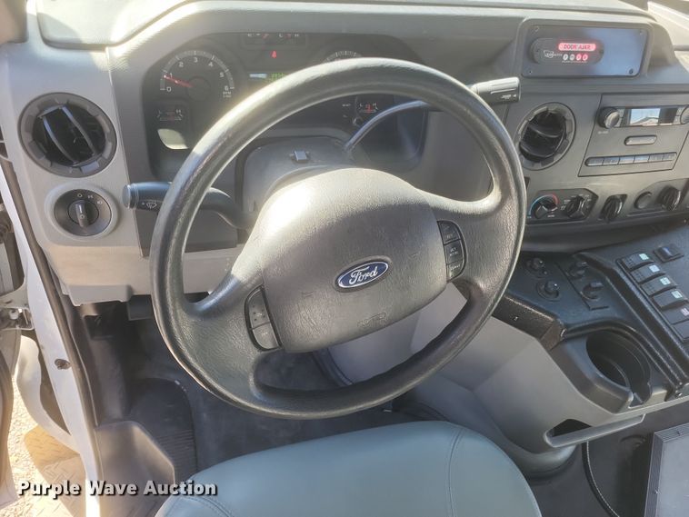 image for item EJ8145 2016 Goshen E350 Super Duty  shuttle bus