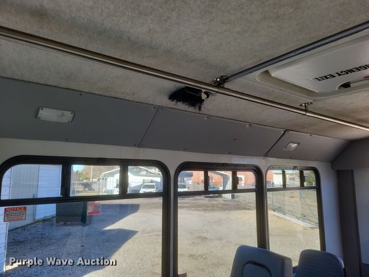 image for item EJ8145 2016 Goshen E350 Super Duty  shuttle bus