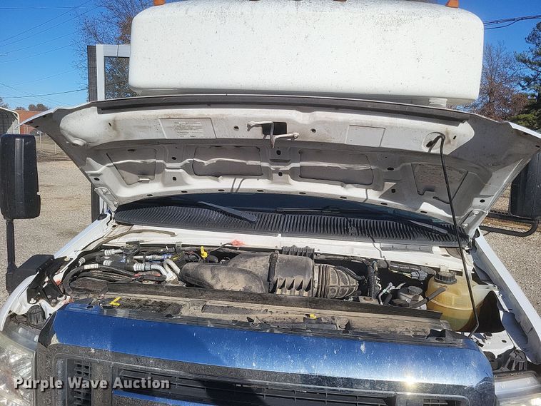 image for item EJ8145 2016 Goshen E350 Super Duty  shuttle bus