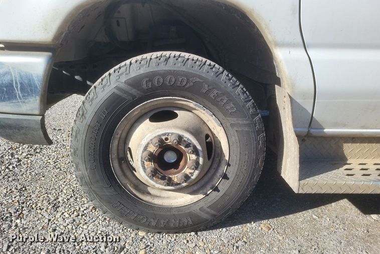 image for item EJ8145 2016 Goshen E350 Super Duty  shuttle bus