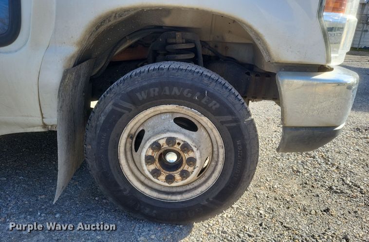 image for item EJ8145 2016 Goshen E350 Super Duty  shuttle bus