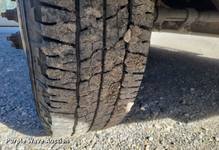 image for item EJ8145 2016 Goshen E350 Super Duty  shuttle bus