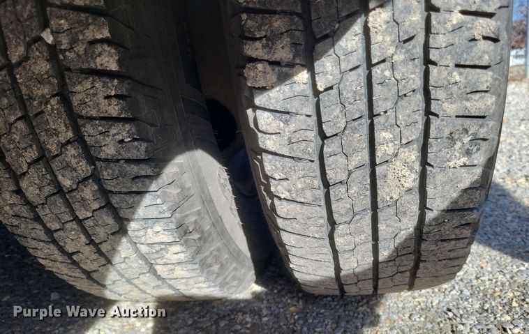 image for item EJ8145 2016 Goshen E350 Super Duty  shuttle bus