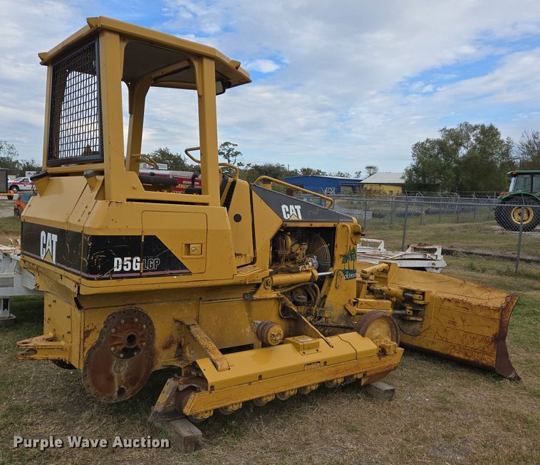 image for item EQ2534 Caterpillar D5G LGP dozer