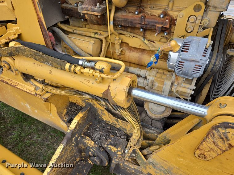 image for item EQ2534 Caterpillar D5G LGP dozer