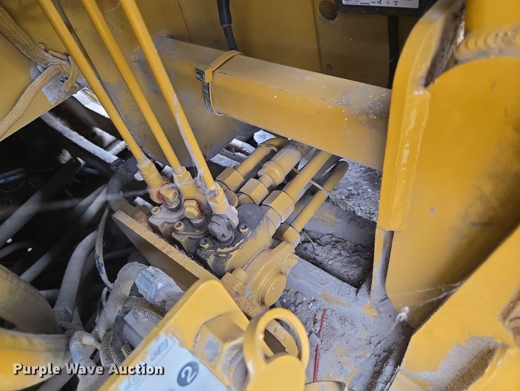 image for item EQ2534 Caterpillar D5G LGP dozer