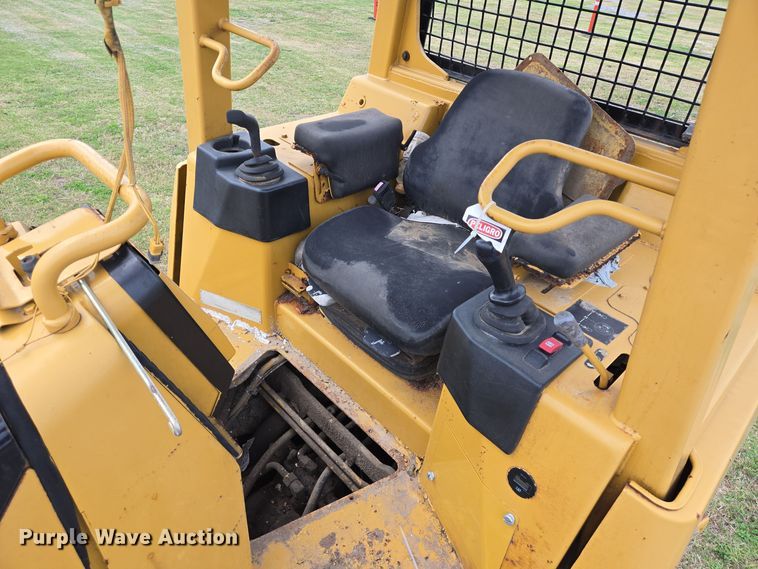 image for item EQ2534 Caterpillar D5G LGP dozer