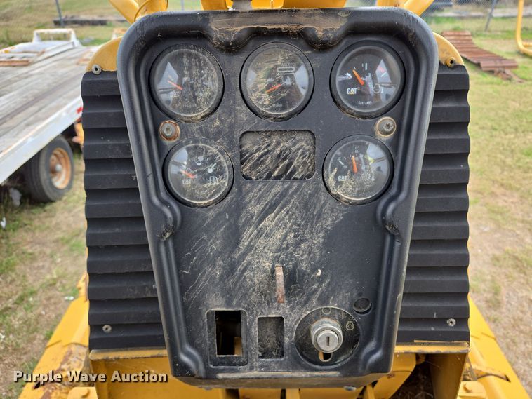 image for item EQ2534 Caterpillar D5G LGP dozer