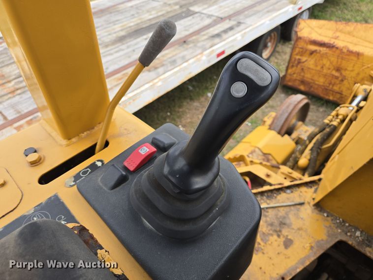 image for item EQ2534 Caterpillar D5G LGP dozer