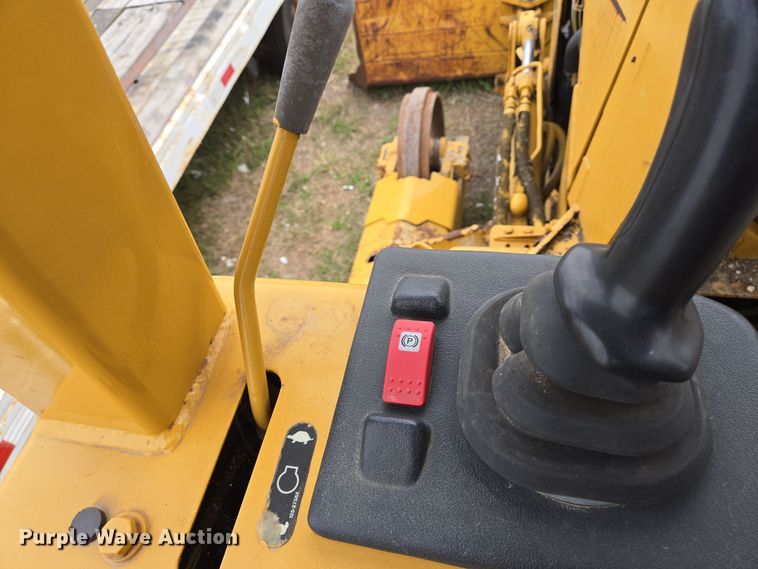 image for item EQ2534 Caterpillar D5G LGP dozer