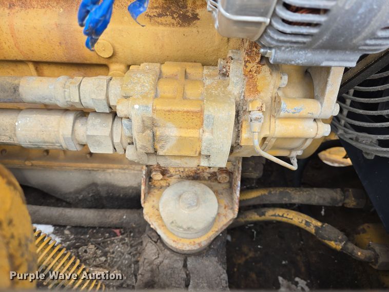 image for item EQ2534 Caterpillar D5G LGP dozer