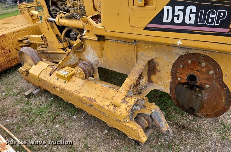 image for item EQ2534 Caterpillar D5G LGP dozer