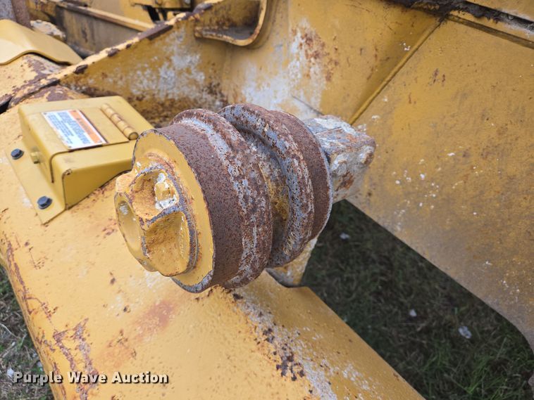 image for item EQ2534 Caterpillar D5G LGP dozer