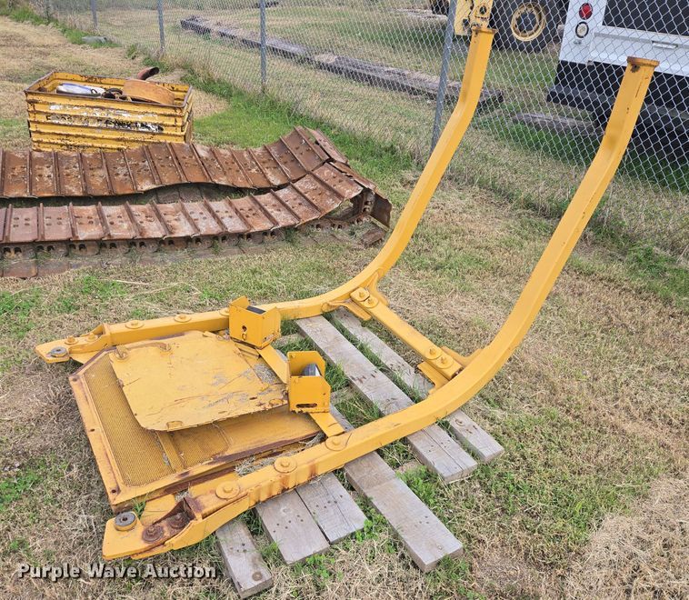 image for item EQ2534 Caterpillar D5G LGP dozer