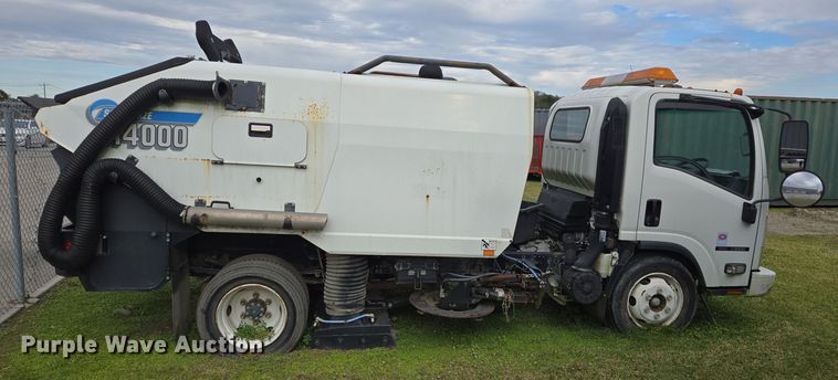 image for item EQ2535 2009 GMC W5500 street sweeper truck