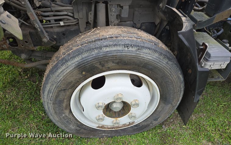 image for item EQ2535 2009 GMC W5500 street sweeper truck