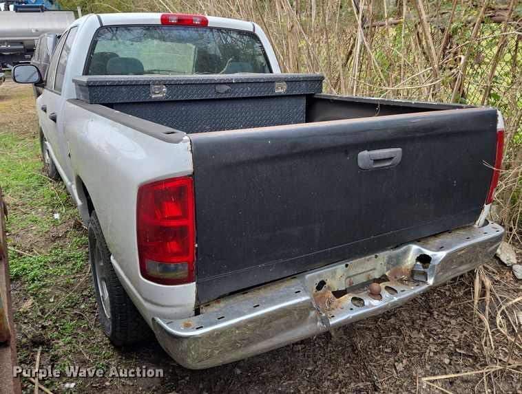 image for item EQ2556 2004 Dodge Ram 1500 Quad Cab pickup truck