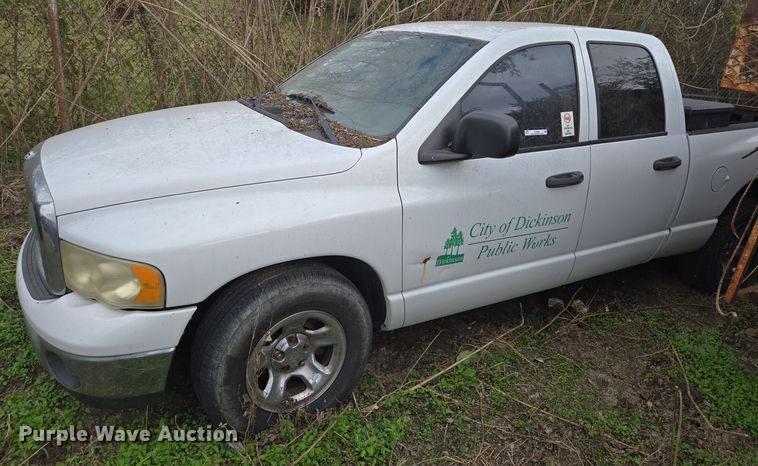 image for item EQ2556 2004 Dodge Ram 1500 Quad Cab pickup truck