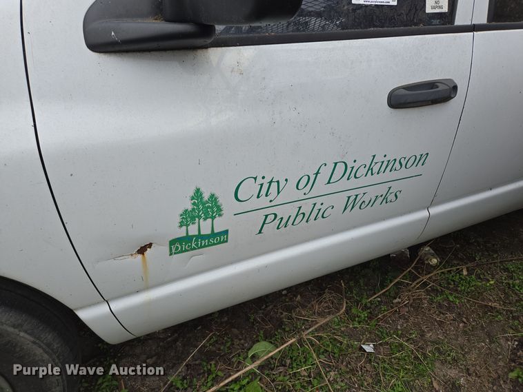 image for item EQ2556 2004 Dodge Ram 1500 Quad Cab pickup truck