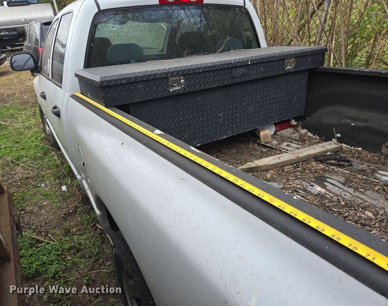 image for item EQ2556 2004 Dodge Ram 1500 Quad Cab pickup truck