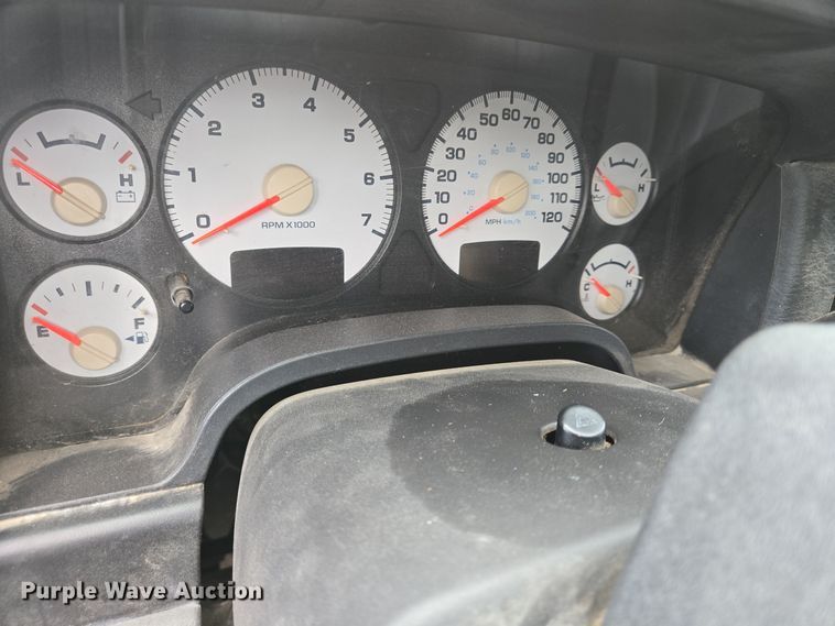 image for item EQ2556 2004 Dodge Ram 1500 Quad Cab pickup truck