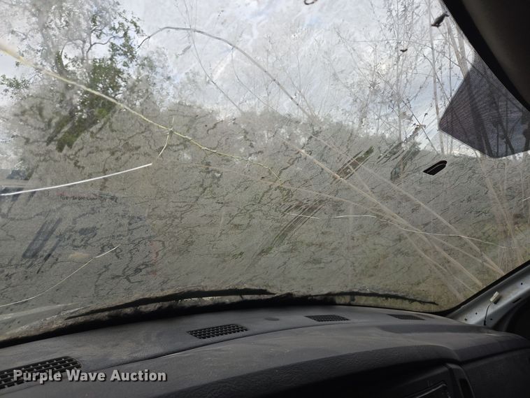 image for item EQ2556 2004 Dodge Ram 1500 Quad Cab pickup truck