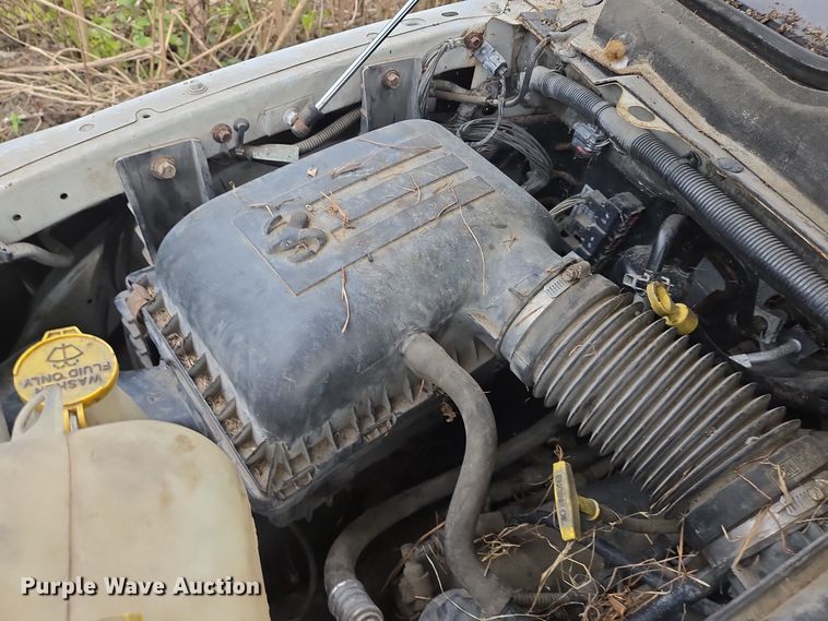 image for item EQ2556 2004 Dodge Ram 1500 Quad Cab pickup truck