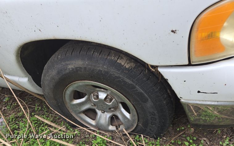 image for item EQ2556 2004 Dodge Ram 1500 Quad Cab pickup truck