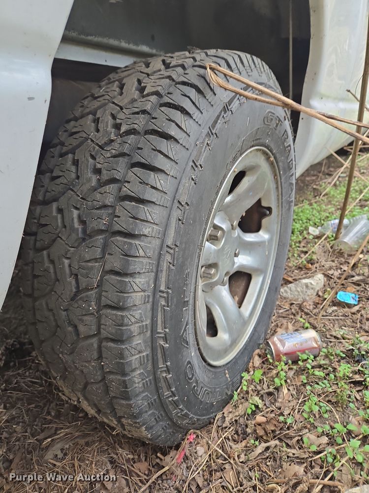 image for item EQ2556 2004 Dodge Ram 1500 Quad Cab pickup truck