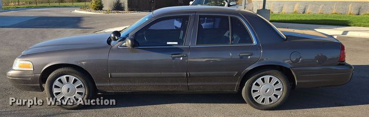 image for item EQ3667 2009 Ford Crown Victoria Police Interceptor 
