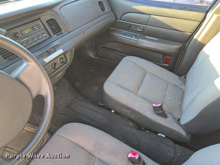 image for item EQ3667 2009 Ford Crown Victoria Police Interceptor 