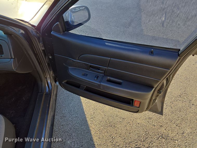 image for item EQ3667 2009 Ford Crown Victoria Police Interceptor 