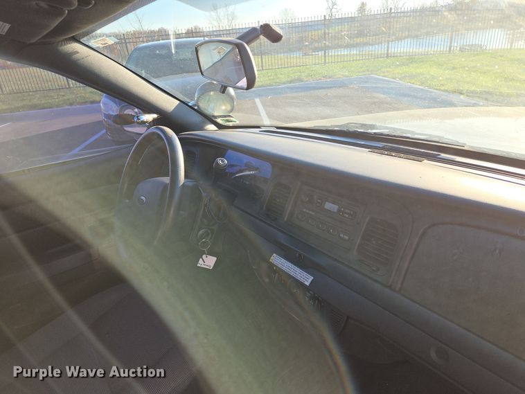 image for item EQ3667 2009 Ford Crown Victoria Police Interceptor 