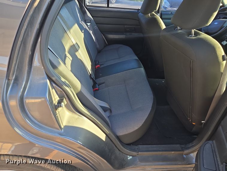 image for item EQ3667 2009 Ford Crown Victoria Police Interceptor 