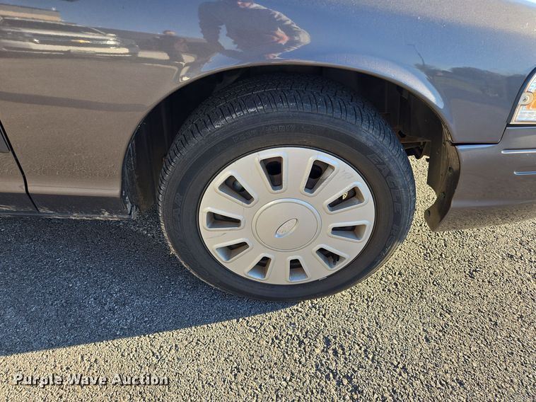 image for item EQ3667 2009 Ford Crown Victoria Police Interceptor 