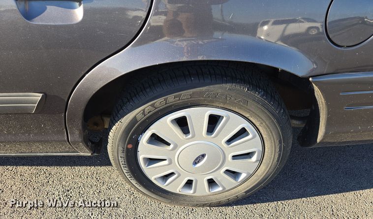 image for item EQ3667 2009 Ford Crown Victoria Police Interceptor 