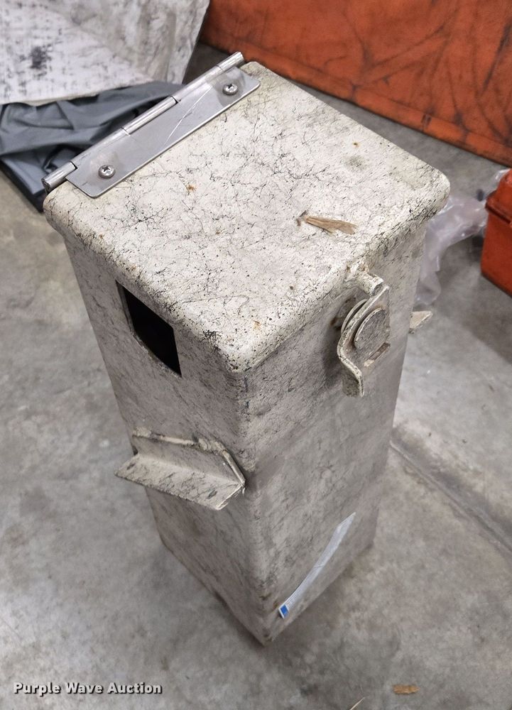 image for item EQ3789 Breathing Air Systems  M2779 oxygen fill station 