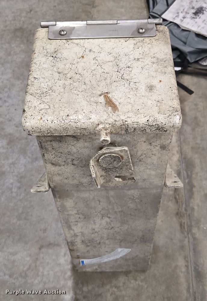 image for item EQ3789 Breathing Air Systems  M2779 oxygen fill station 