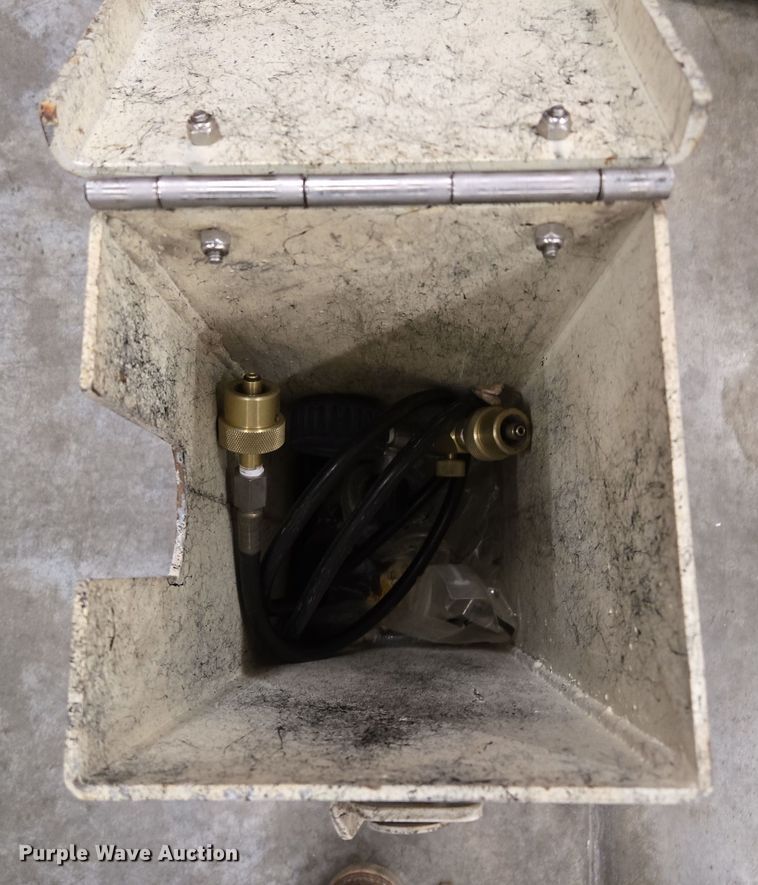 image for item EQ3789 Breathing Air Systems  M2779 oxygen fill station 