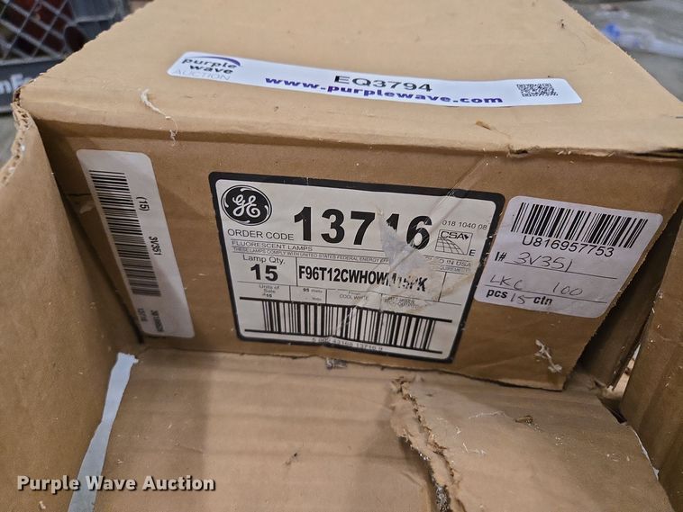 image for item EQ3794 Approximately 40 light bulbs 