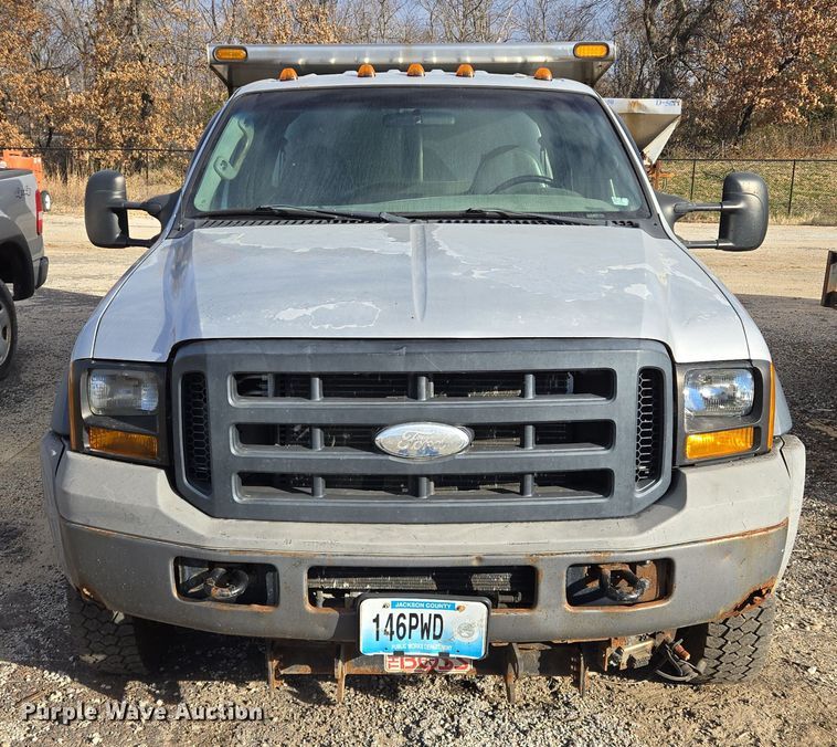 image for item EQ3834 2006 Ford  F550 Super Duty dump truck