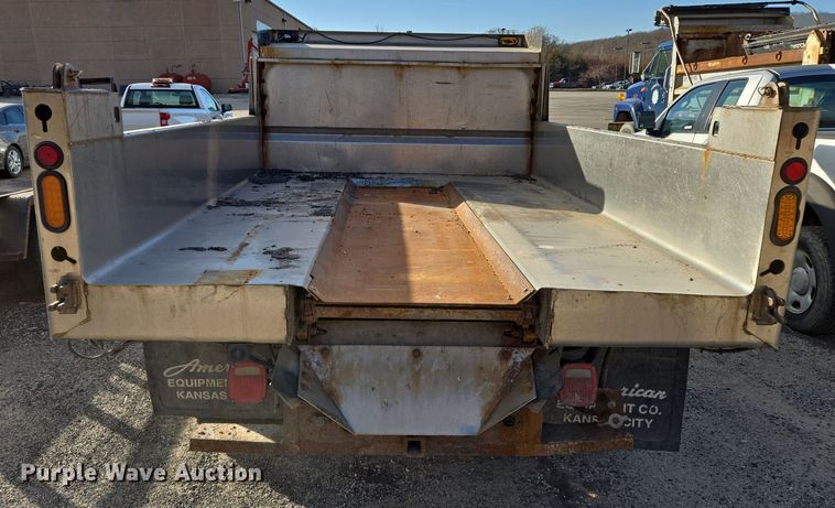 image for item EQ3834 2006 Ford  F550 Super Duty dump truck